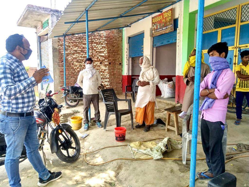 कोरोना हो हराना है सामाजिक दूरी अपनाना है -विवेक सिंह