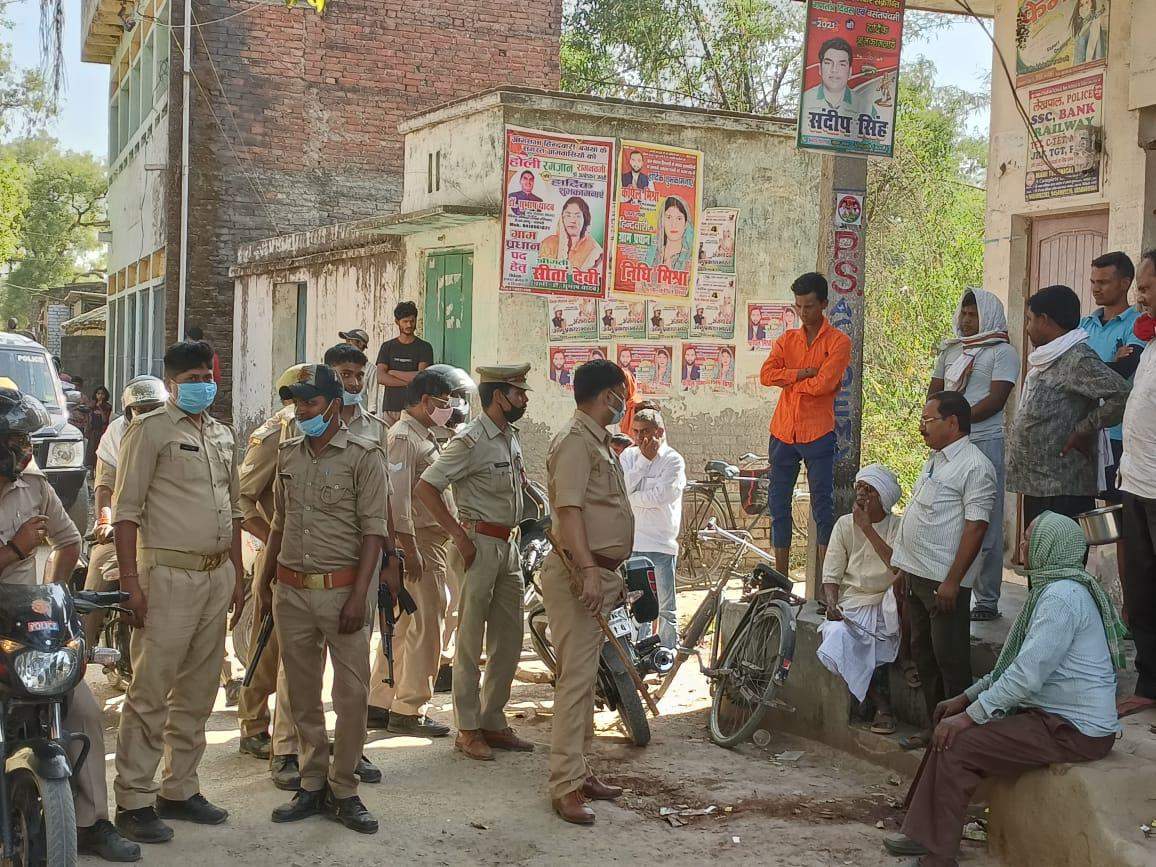 अलीनगर पुलिस ने पंचायत चुनाव को लेकर किया रूट मार्च, संवेदनशील व अतिसंवेदनशील बूथों पर खास नजर