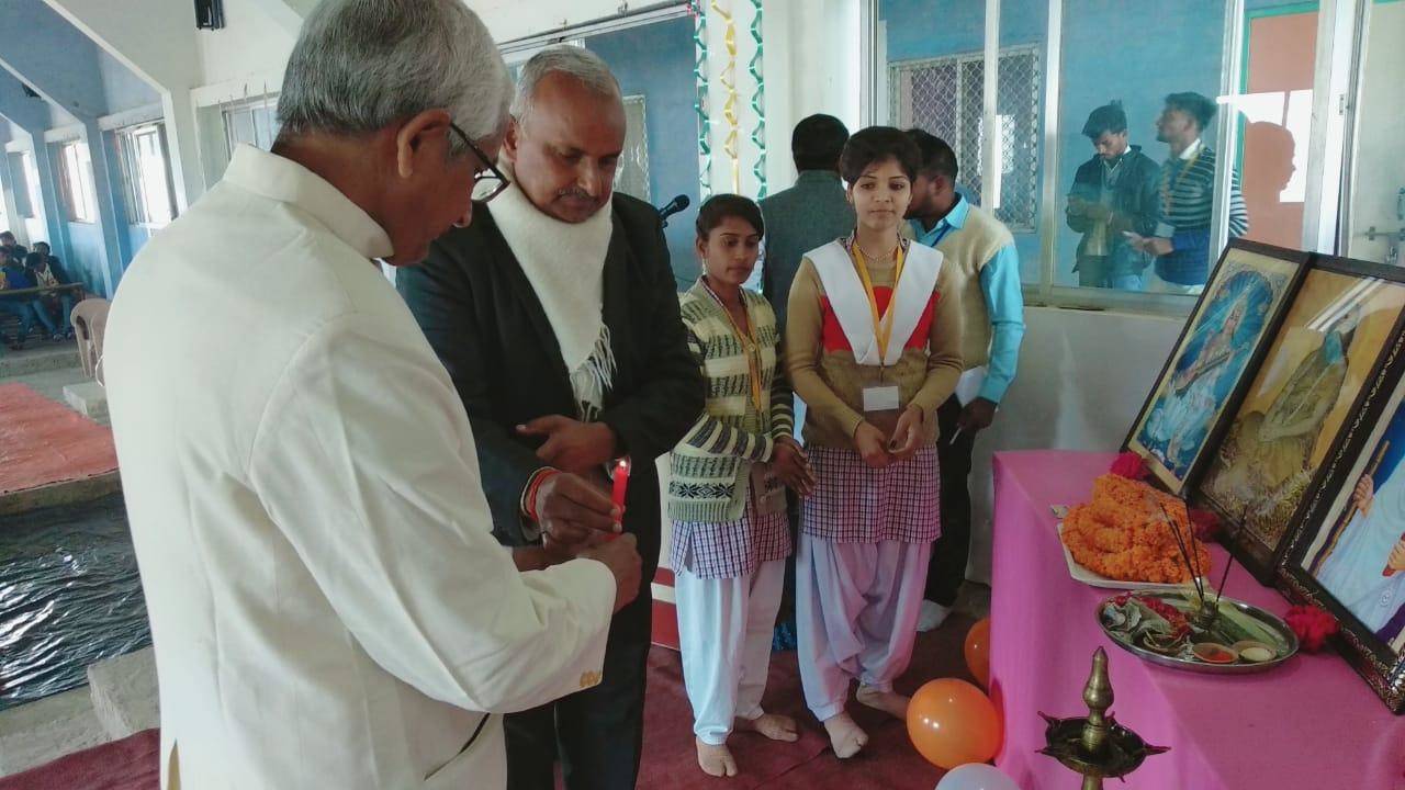 छात्रधारी स्नातकोत्तर महाविद्यालय में सात दिवसीय एनएसएस शिविर का समापन