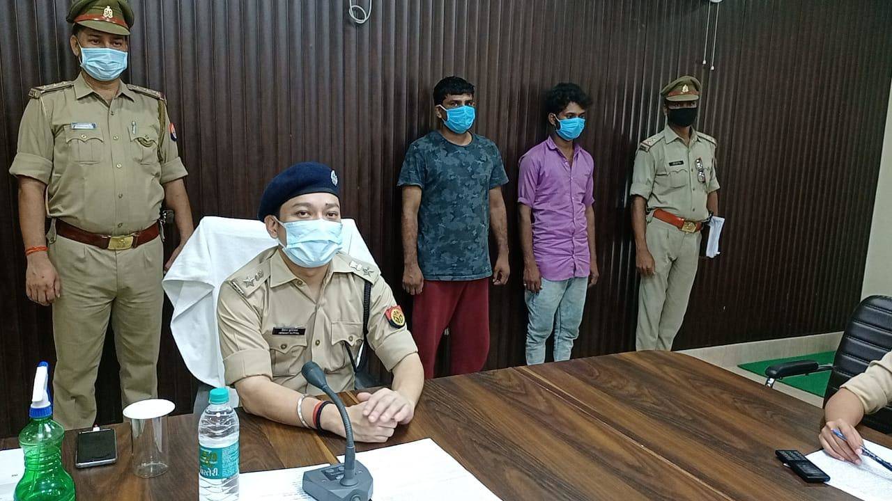 अलीनगर पुलिस ने 2 कुंतल 72 किलो गांजा की भारी खेप पकड़ा, तीन गांजा तस्कर भी हुये गिरफ्तार