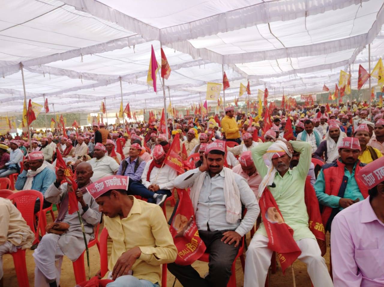 बाबू सिंह कुशवाहा को सुनने के लिए वाराणसी में उमड़ा जनसैलाब, विरोधियों के छूटे पसीने