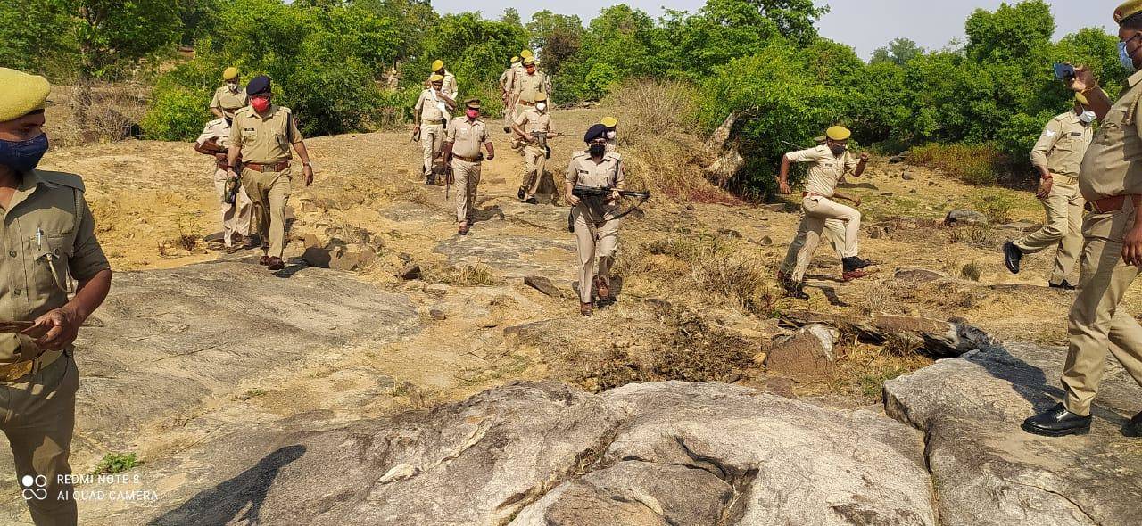 नक्सल प्रभावित क्षेत्र में चलाया गया सघन काम्बिंग एवं तलाशी अभियान