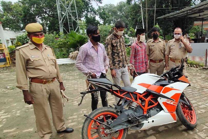 महंगी बाइक्स को चोरी करके बिहार में बेचने वाले तीन चोर अरेस्ट, KTM बाइक भी बरामद