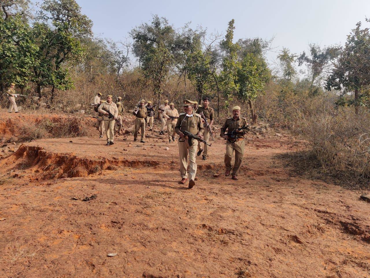 नक्सल प्रभावित क्षेत्र में चलाया गया सघन काम्बिंग एवं तलाशी अभियान