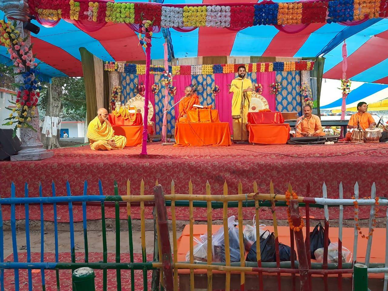 भाई से बेइमानी करके कबूतर को दाना खिलाने से कोई फायदा नहीं : जीयर स्वामी