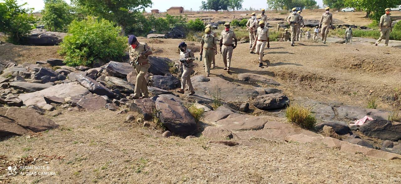 नक्सल प्रभावित क्षेत्र में चलाया गया सघन काम्बिंग एवं तलाशी अभियान