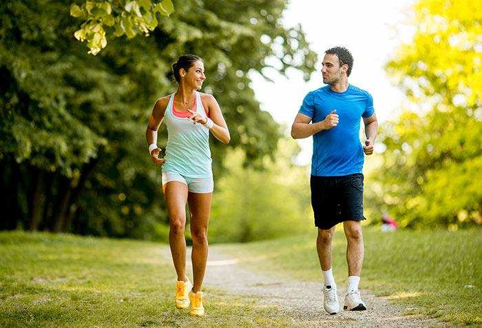 रोजाना 30 मिनट तक धूप का करें सेवन, मजबूत हड्डियों के लिए जॉगिंग है जरूरी