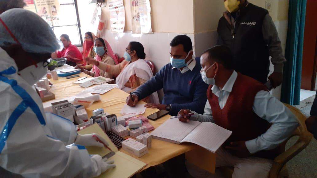 एडिशनल CMO ने इलिया में आरोग्य मेले का किया औचक निरीक्षण, जागरूकता पर दिया जोर
