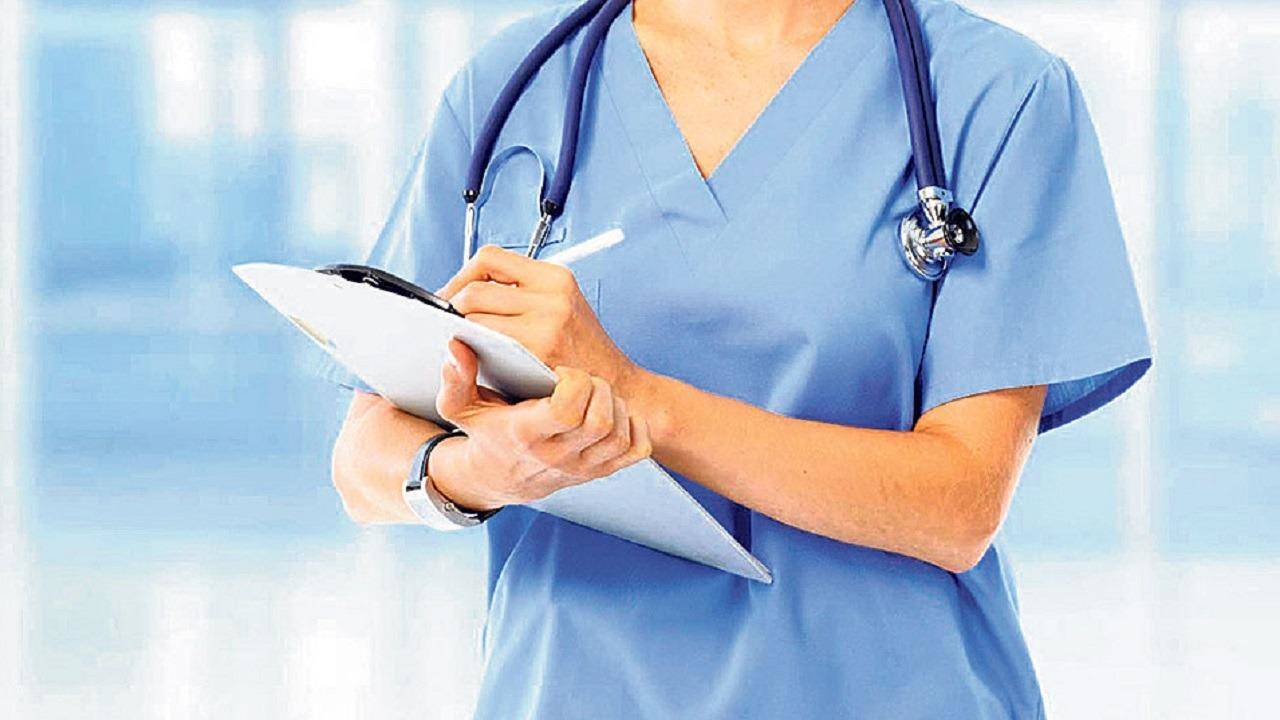 सकलडीहा CHC की नर्स करती है ‘गंदा-काम’, देखें सीसीटीवी का वीडियो प्रूफ