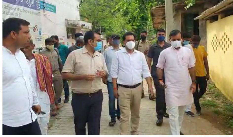 MLA सुशील सिंह ने बरहनी PHC एवं नवीन सैयदराजा PHC का किया निरीक्षण