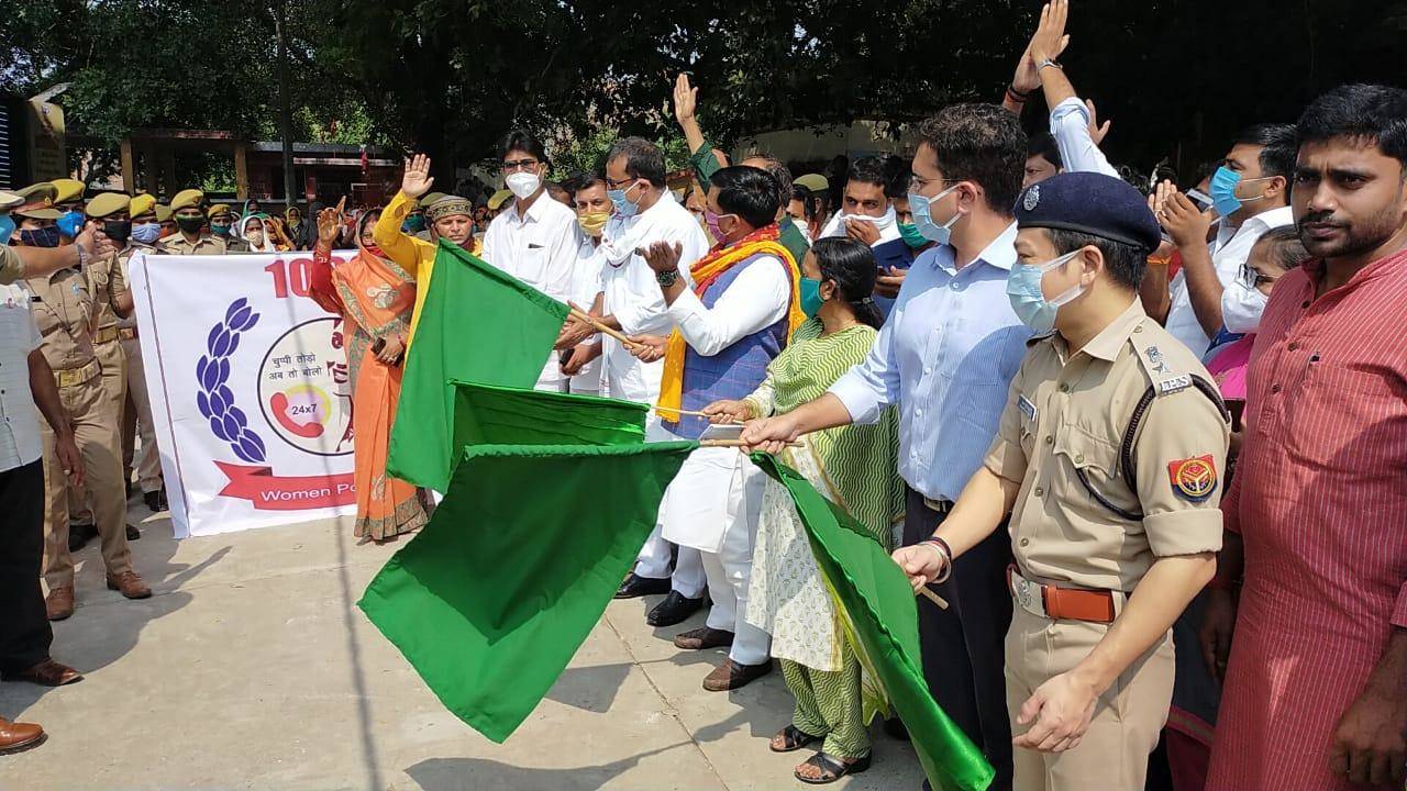 नवरात्रि के प्रथम दिन मिशन शक्ति अभियान को प्रभारी मंत्री रमाशंकर पटेल ने दिखायी हरी झंडी