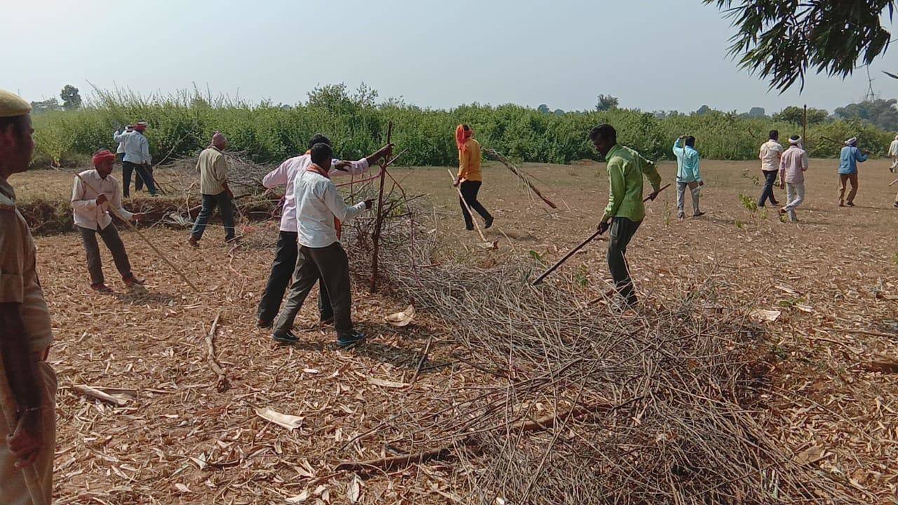 नौगढ़ में दो पूर्व प्रधानों के पुत्रों समेत 9 लोगों के विरुद्ध चकरघट्टा थाने में मुकदमा दर्ज