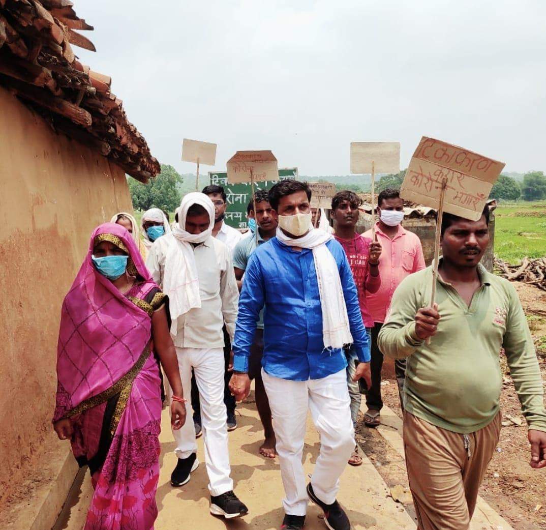 कोविड टीकाकरण के लिए लौवारी कला गांव के प्रधान कर रहे हैं लोगों को जागरूक, देखिए वीडियो