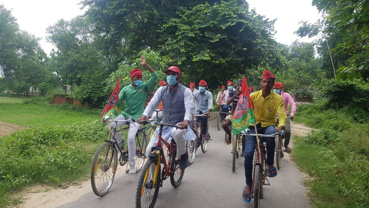 राष्ट्रीय प्रवक्ता मनोज सिंह काका ने निकाली साइकिल यात्रा