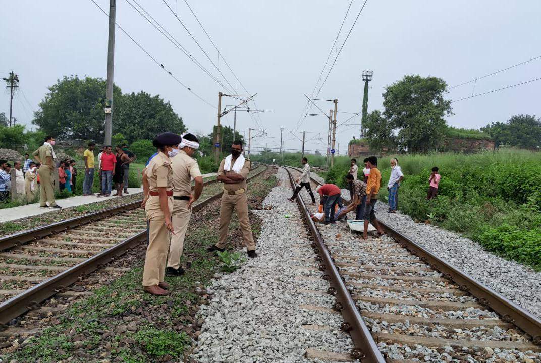 रेलवे कॉलोनी के पास रेलवे ट्रैक पर मिली है सिर कटी लाश, RPF मौके पर