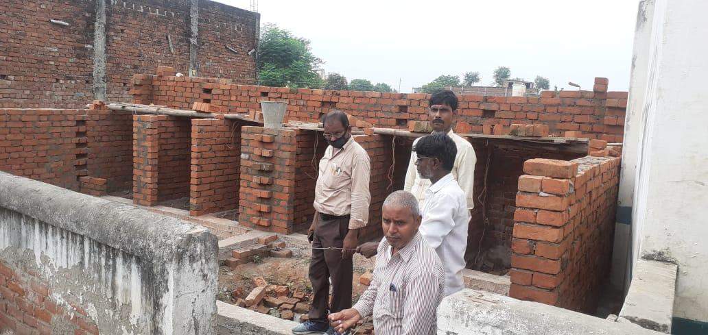 प्राथमिक विद्यालय भगवानपुर में सामुदायिक शौचालय बनाने की मंशा पर फिरा पानी
