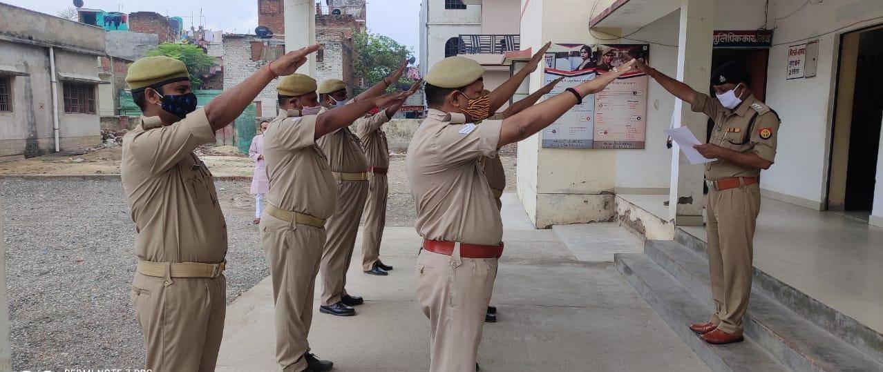 “आतंकवाद विरोधी दिवस ” के अवसर पर समस्त थानों/कार्यालयों पर दिलायी गयी शपथ, देखे तस्वीरें