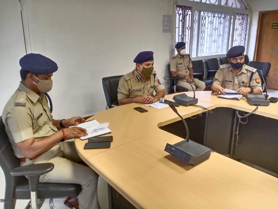 सुरक्षा व्यवस्था जांचने के लिए यूपी व बिहार के पुलिस अधिकारियों की हुई बैठक व मॉक ड्रिल