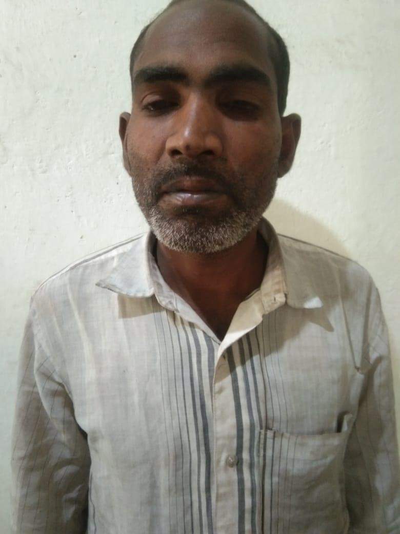 चाकू के साथ पकड़ा गया श्रवण कुमार, सैयदराजा पुलिस ने की गिरफ्तारी