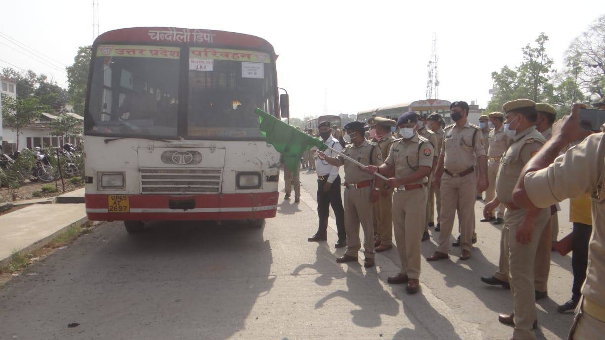 जौनपुर व आजमगढ़ में चुनाव कराने जा रहे हैं चंदौली के कर्मचारी व अफसर