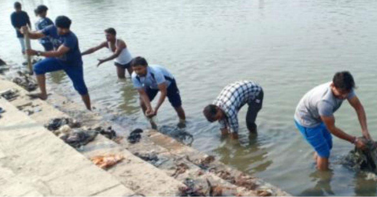 लोक आस्था के महापर्व  पर डाला छठ की तैयारी भी शुरू, तालाबों की सफाई जोरों पर