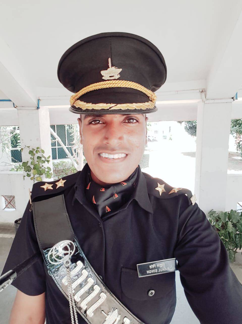 राहुल सिंह बने आर्मी में लेफ्टिनेंट, गांव में खुशी का माहौल, देखे तस्वीरें