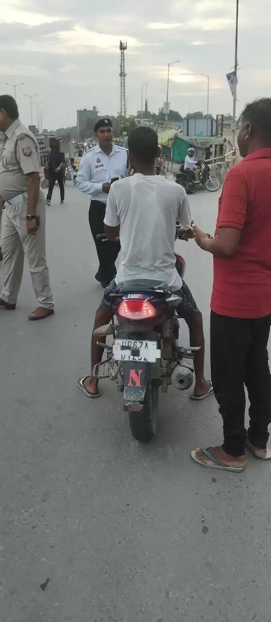  Chandauli Traffic Police Challan