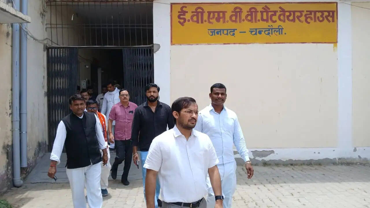 chandauli-news-evm-warehouse-security-dm-monthly-inspection
