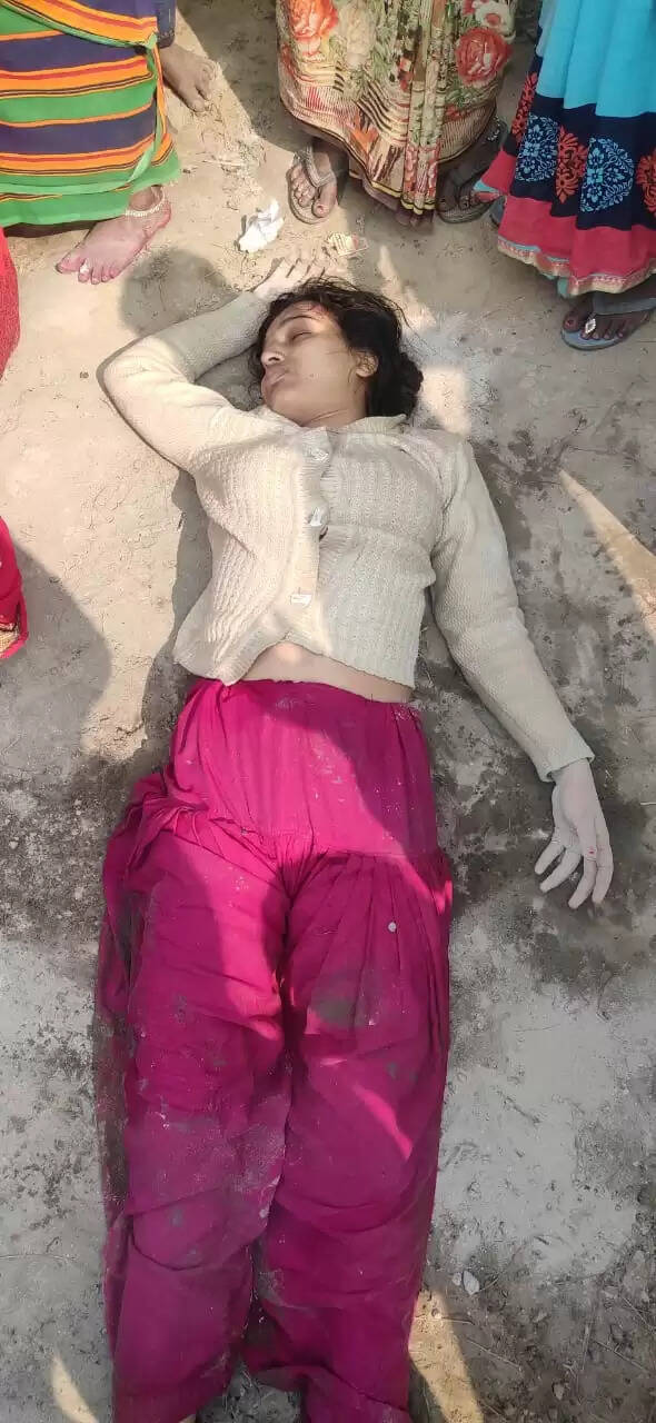 Two sisters Riya and Priya,