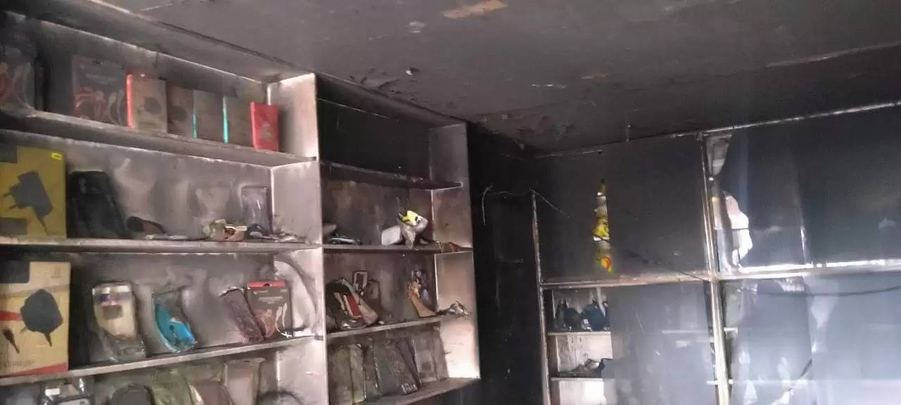 Fire in mobile shop