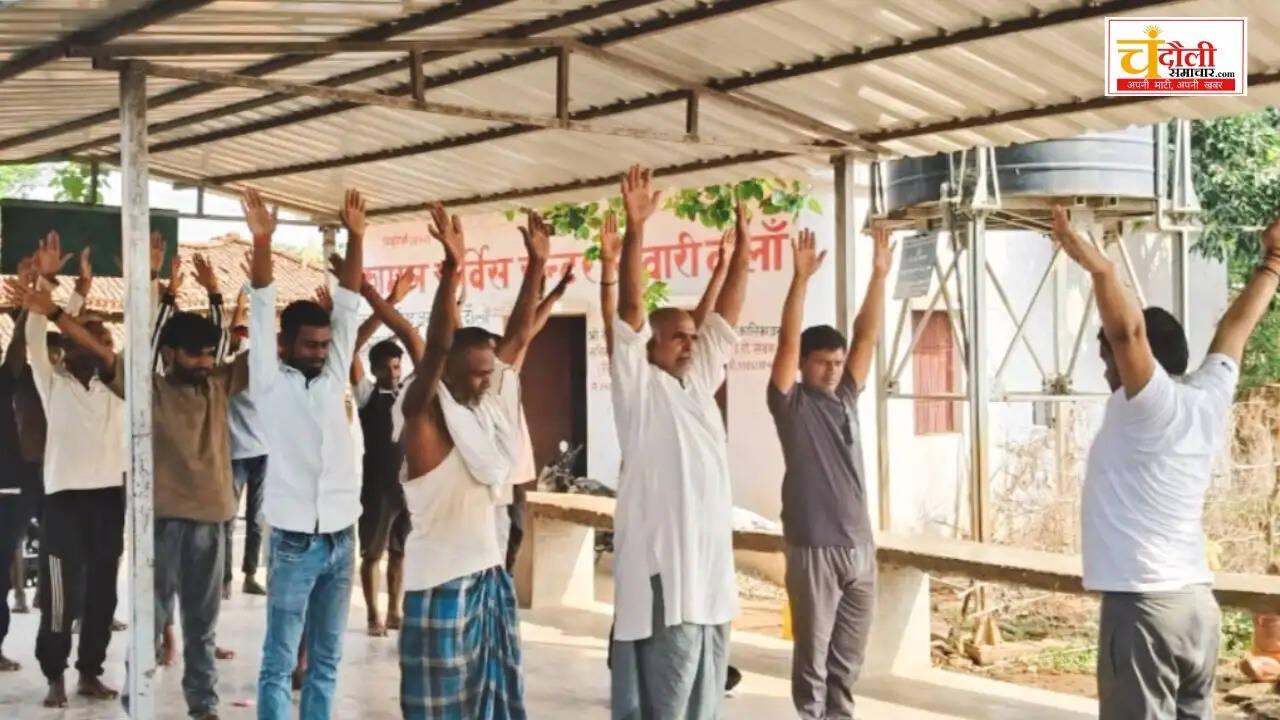 chandauli-news-naugarh-lauwari-kala-gram-pradhan-yoga-guru