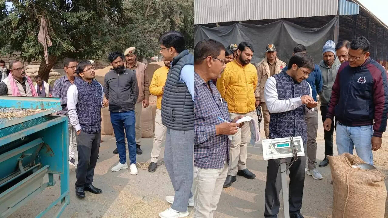 Chandauli DM paddy purchase inspection Naveen Mandi Chandauli news Paddy procurement transparency UP