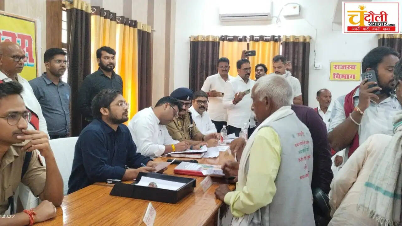 sampurna-samadhan-diwas-dm-strict-action-officers