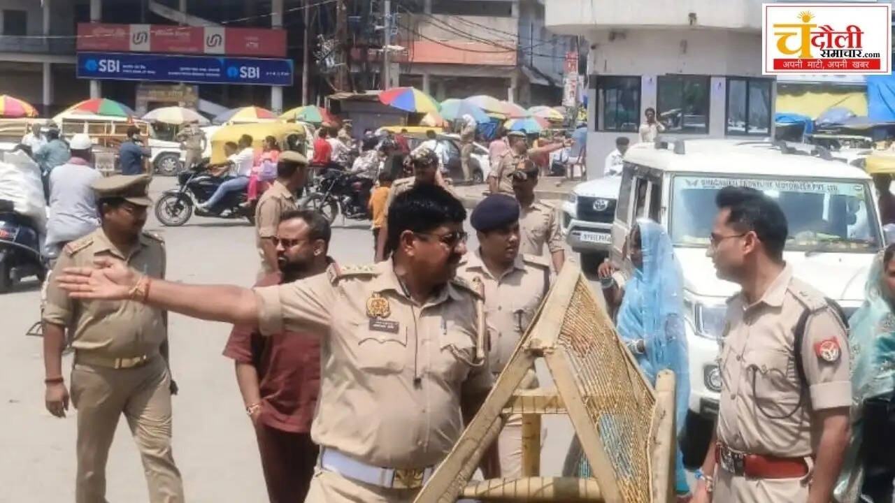 chandauli-sp-akash-patel-action-on-traffic-incharge-jam