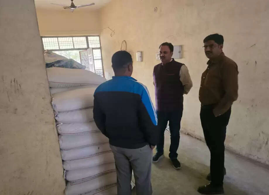 Paddy crop harvesting in Bhikharipur, Chandauli Yield recorded at 41.36 quintals per hectare