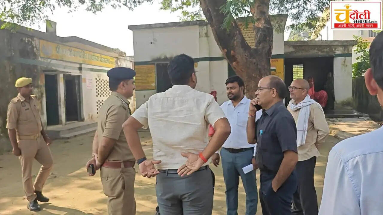 mlc-election-adm-inspection-shahabganj-booth-voting