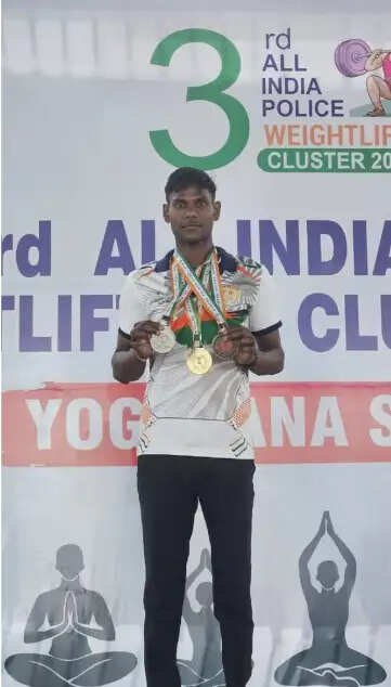 chandauli news yoga competition winner, chandauli khabar sub inspector rajkumar bind, chandauli samachar police sports achievement, up police yogasana medal winner chandauli, all india police cluster games chandauli