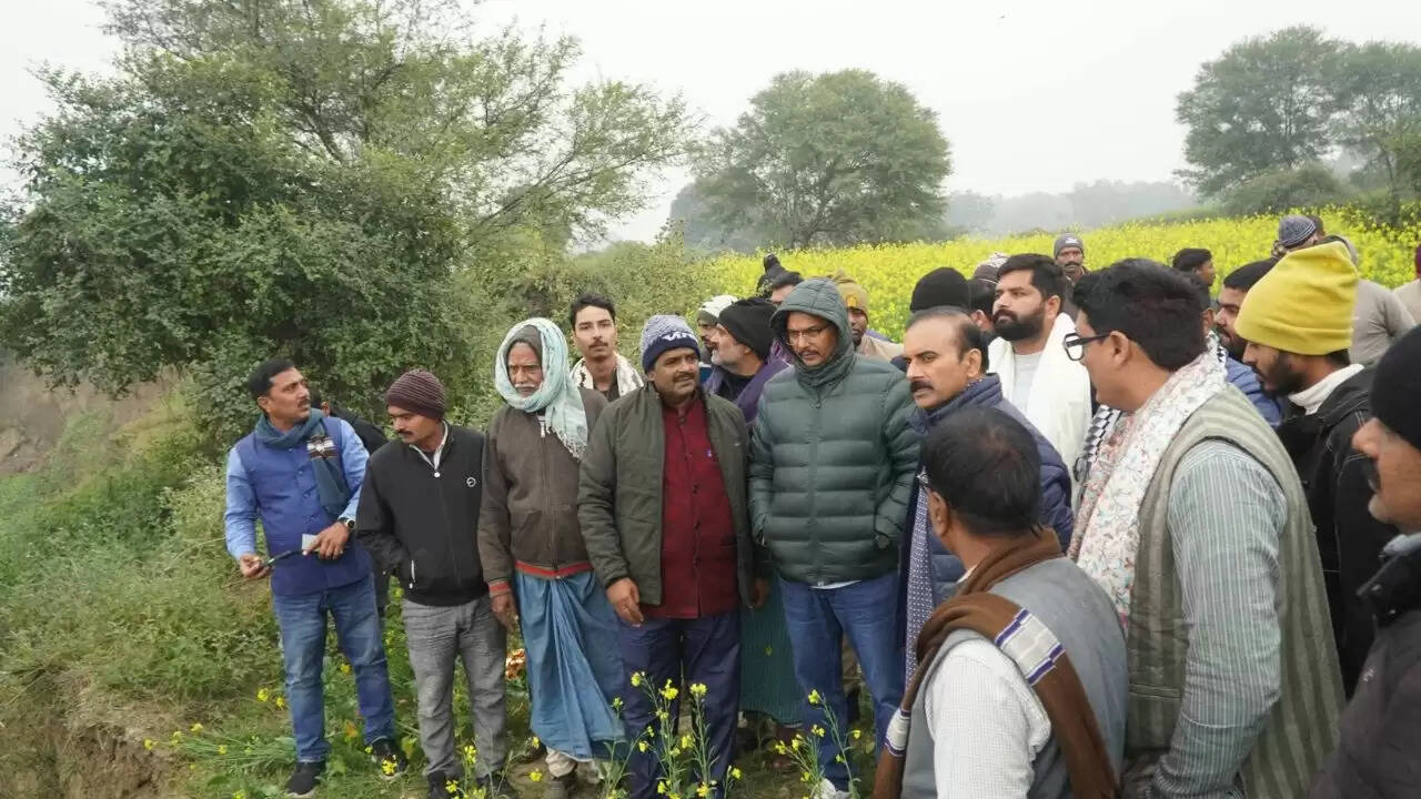 MLA Sushil Singh Chandauli news  Ganga river erosion Dhanapur villages  Farmers land loss Ganga flood