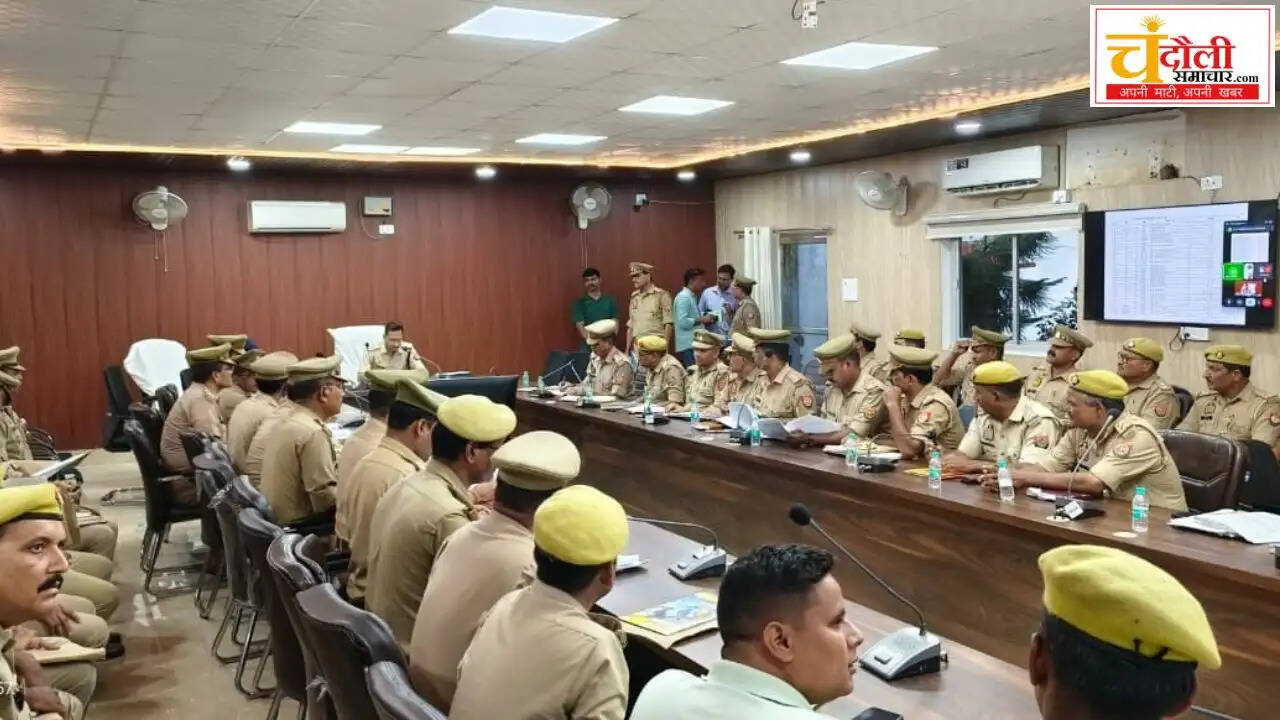 chandauli-sp-akash-patel-action-on-negligent-police-officers