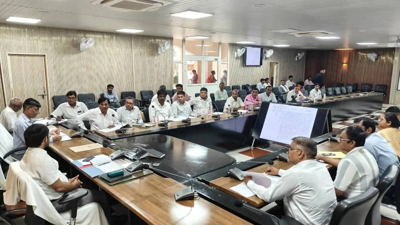 dm-udyog-bandhu-meeting-young-entrepreneurs