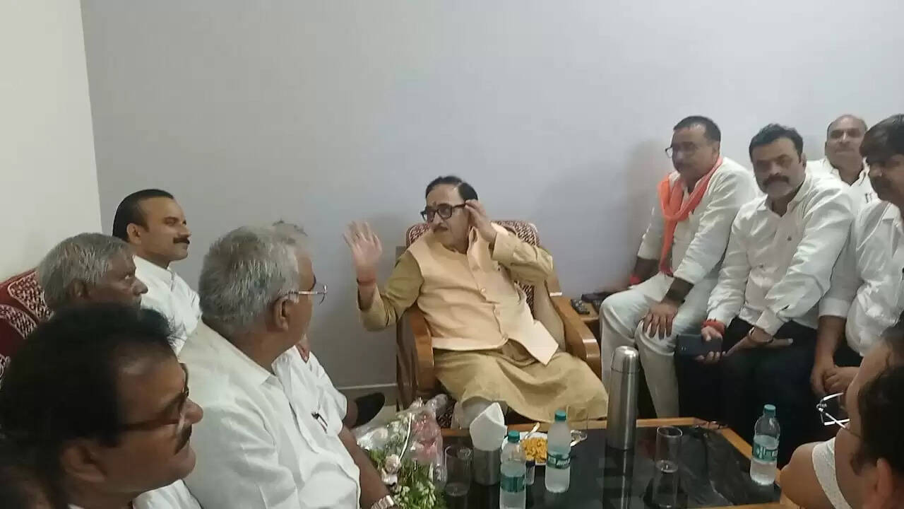 Dr Mahendra Nath pandey