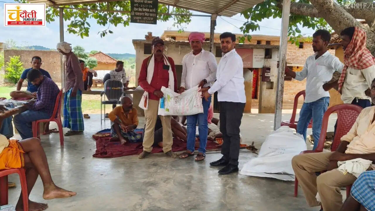 naugharh-lauwari-kala-free-paddy-seeds-distributed