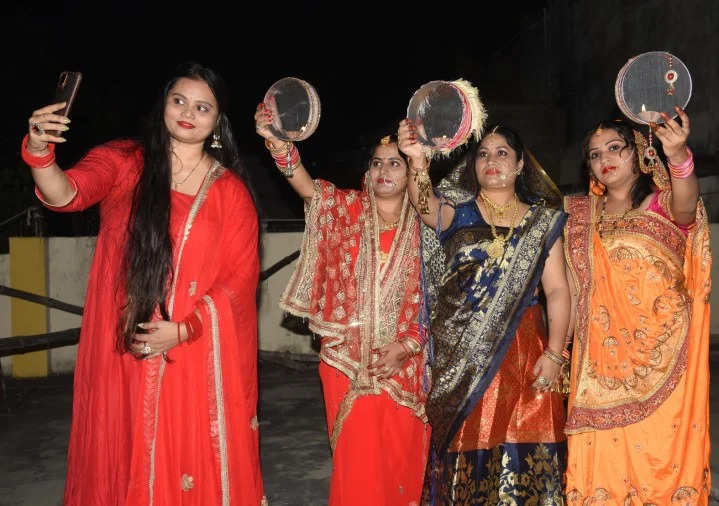 Husband Wife Pictures Karva Chauth