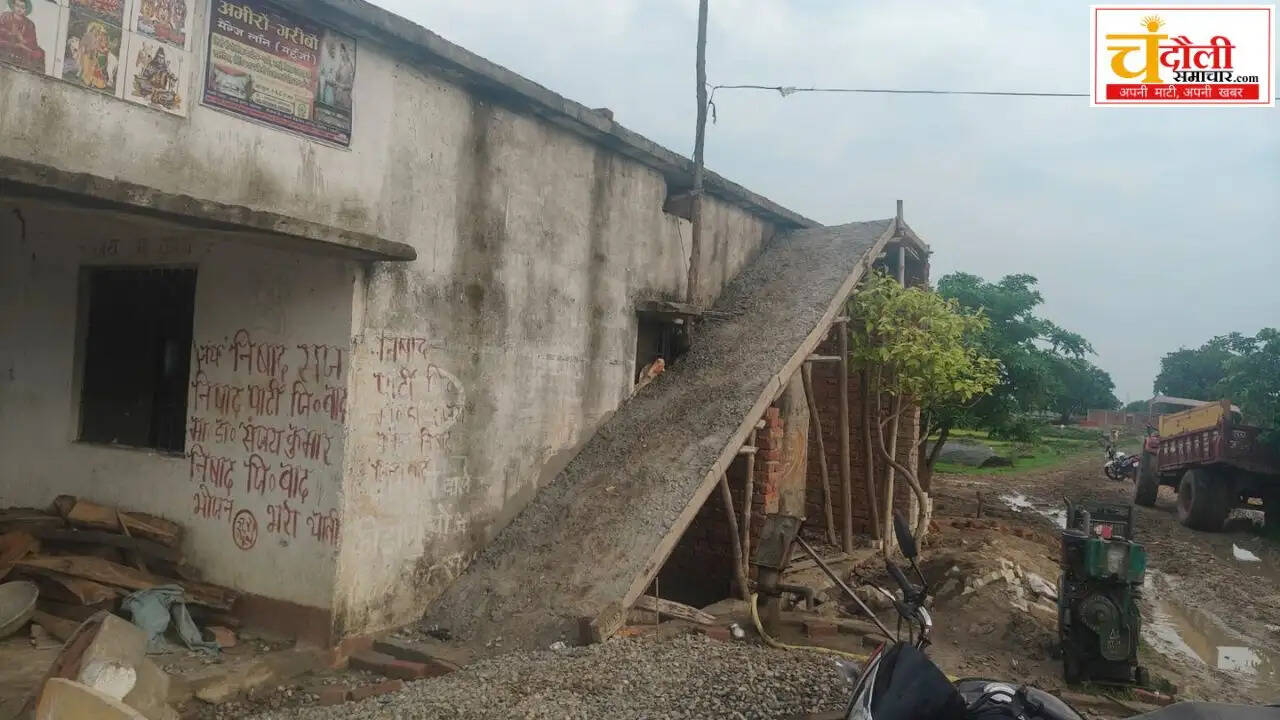 mahuji-panchayat-bhawan-stairs-construction-issue