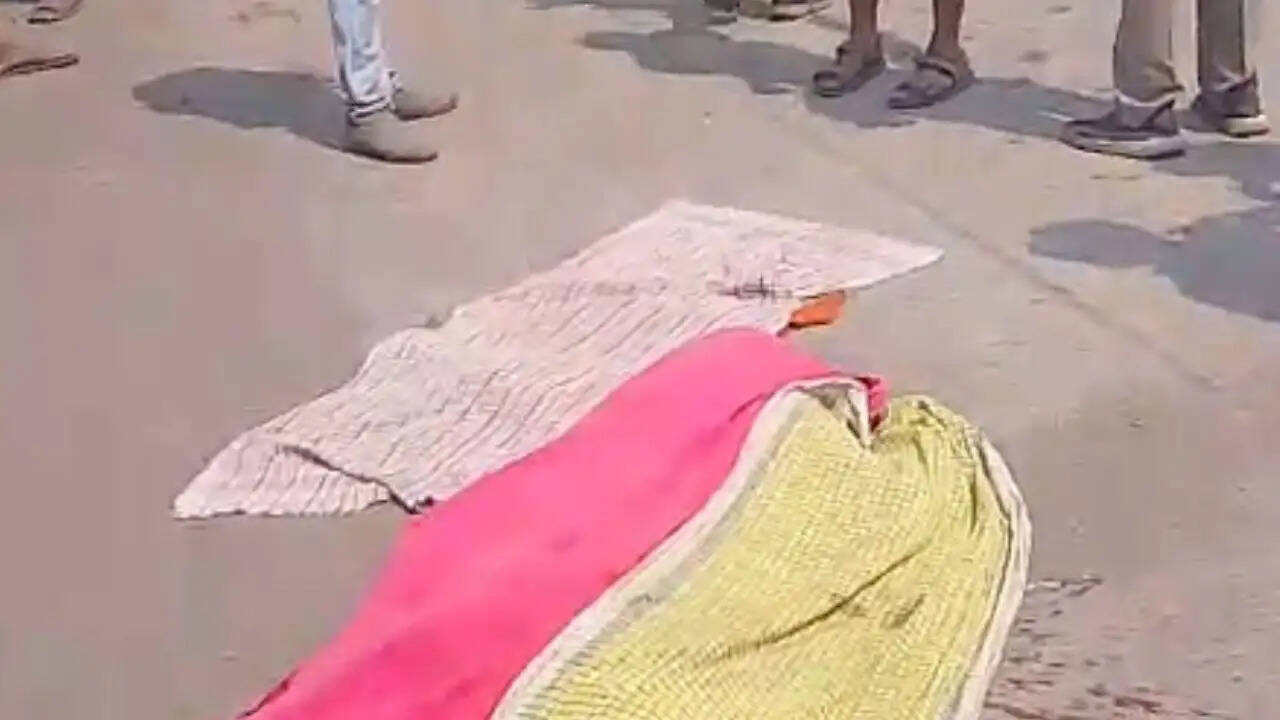 mughalsarai-road-accident-truck-driver-death-chandauli-news