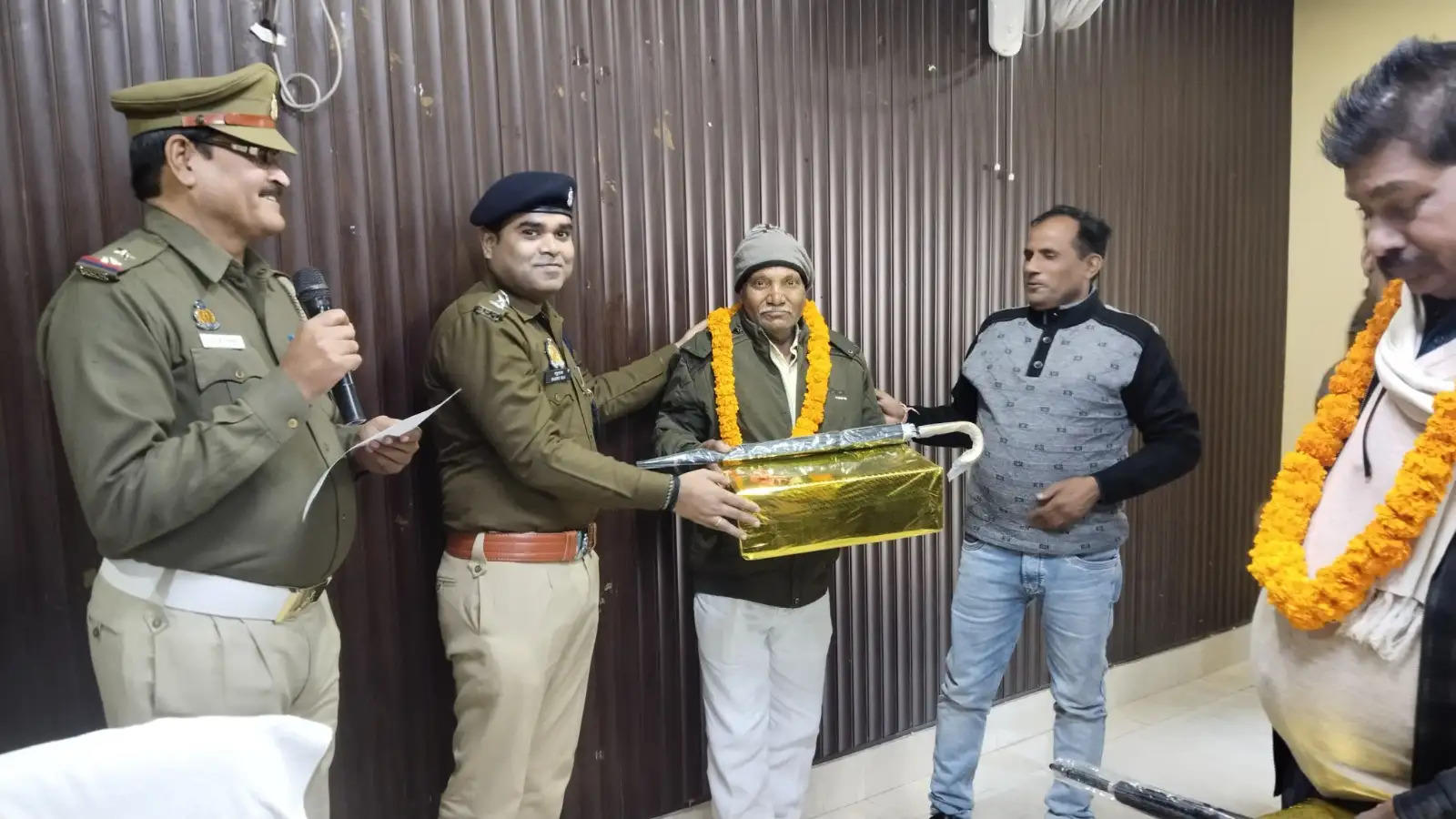  Farewell For seven Retired Policemen