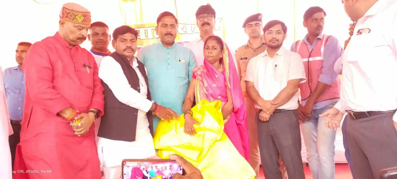 Minister Sanjiv Gond