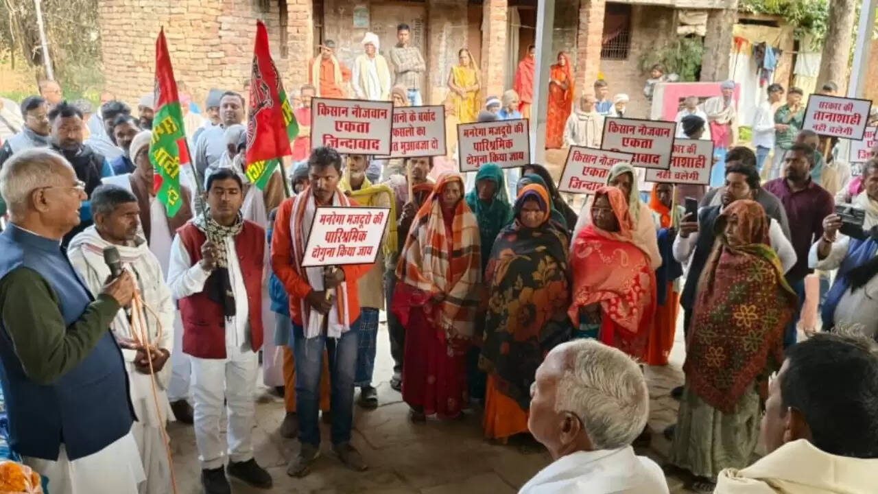Chandauli news SP leader padyatra, Chandauli khabar Ramkishun Yadav protest