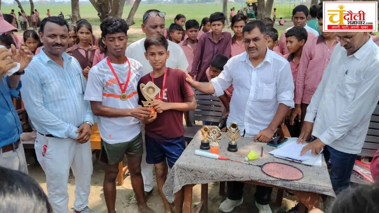 sakaldiha-block-level-sports-competition-badminton-chandauli-news