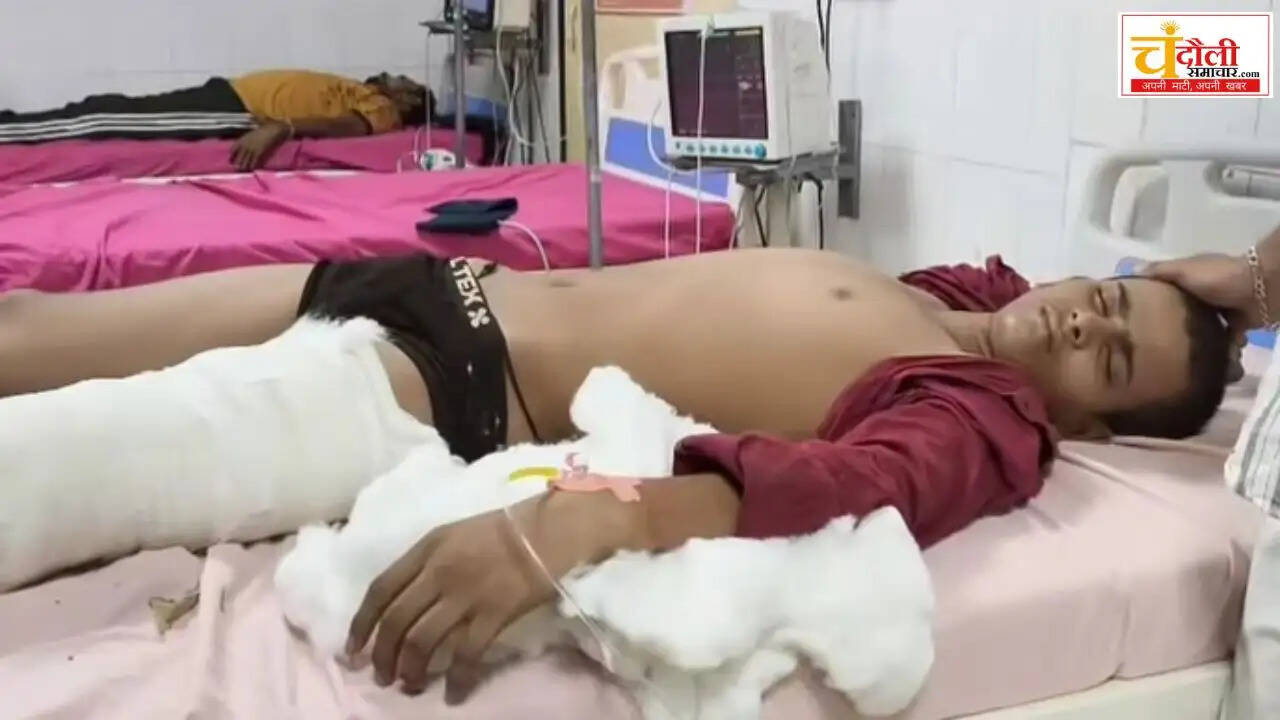 chakiya-bike-dumper-accident-two-teenagers-injured 